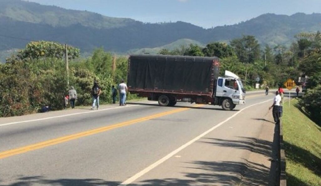 Bloqueos En La V A Panamericana Dejan Millones De Perdidas Diarias