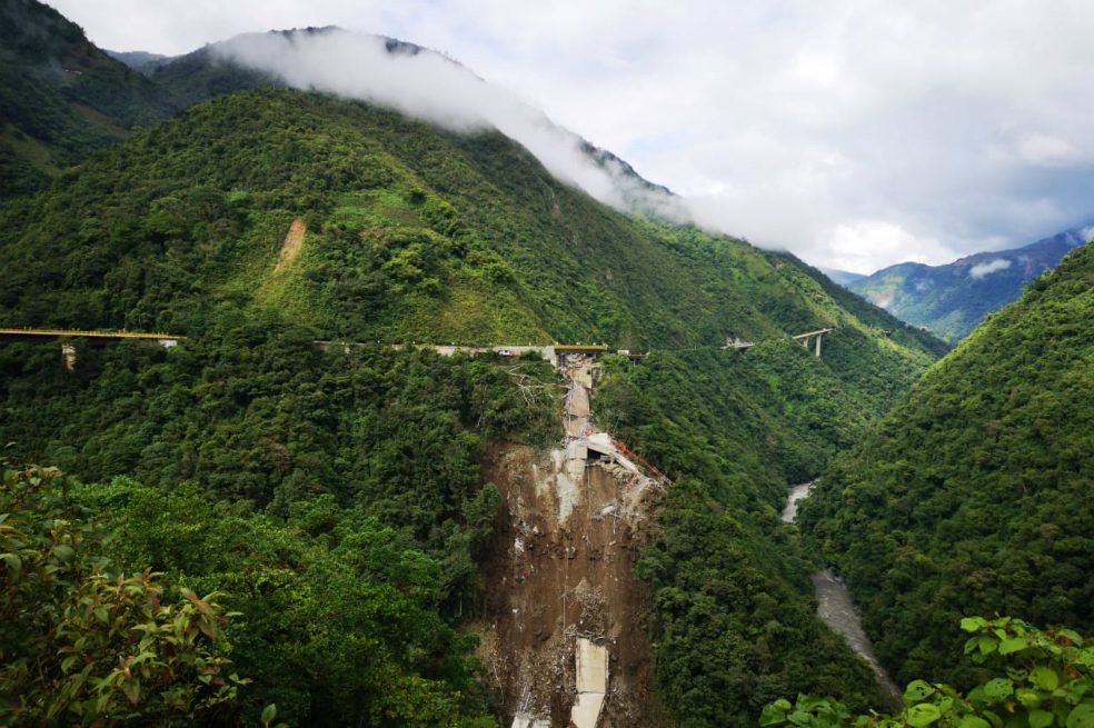 Así fue la demolición del viaducto de Chirajara