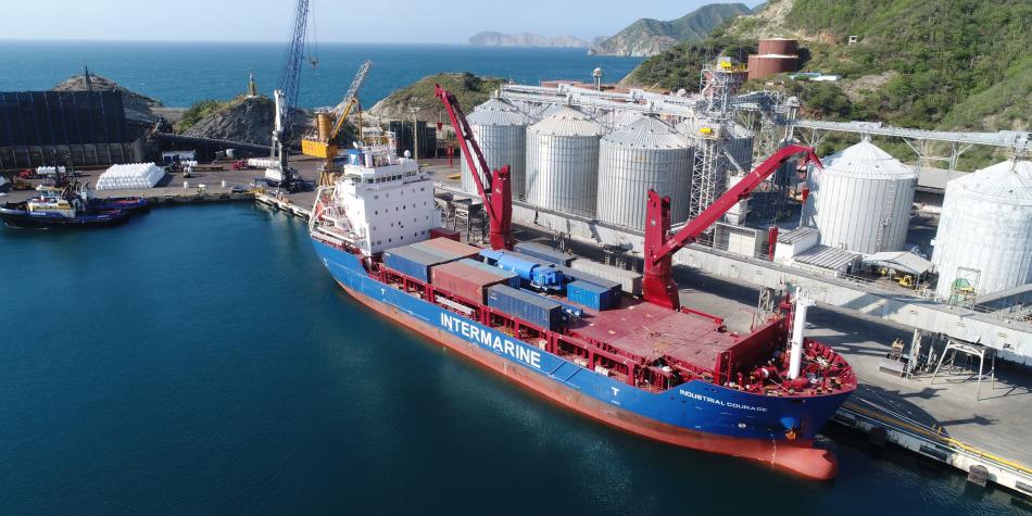 Puerto de Santa Marta recibe barco de última generación