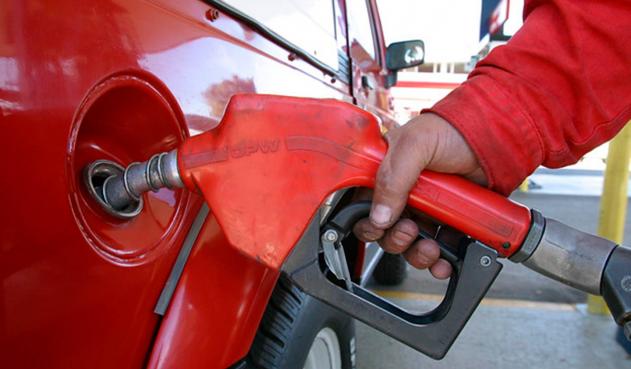 Gasolina sube $123 en octubre en promedio nacional aumenta $119