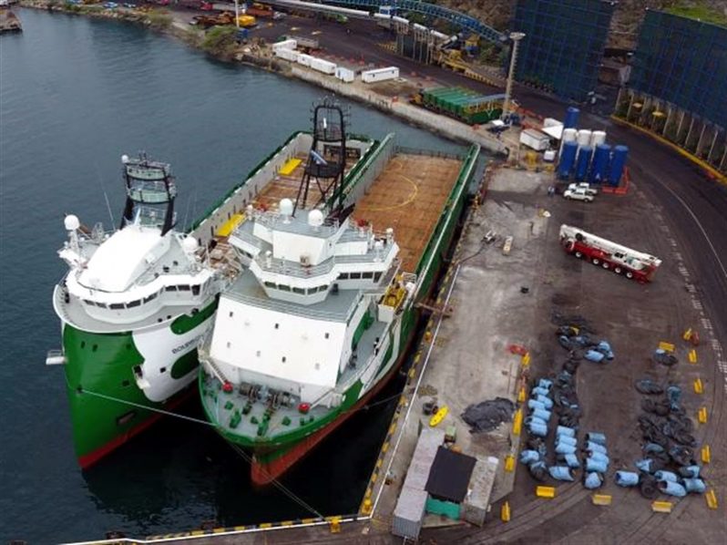 Puerto de Santa Marta logró transbordo buque a buque de vehículos