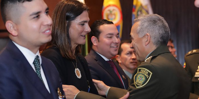 Policía Nacional exalta labor de la Ministra, Ángela María Orozco
