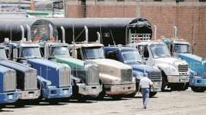 El transporte de carga señala que aumentos en mezclas de diésel y gasolina con biocombustibles presionaría alza en el sector
