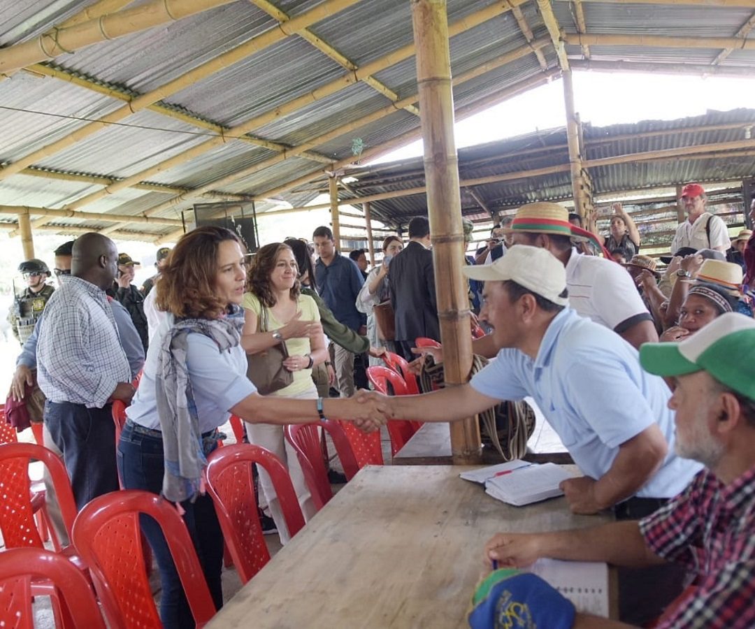 Gobierno pide desbloqueo para convocar comisión mixta