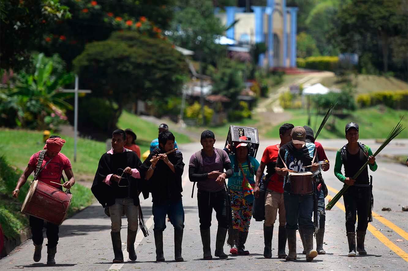 Mesa de diálogo: Indígenas del Huila levantan bloqueo y se suman