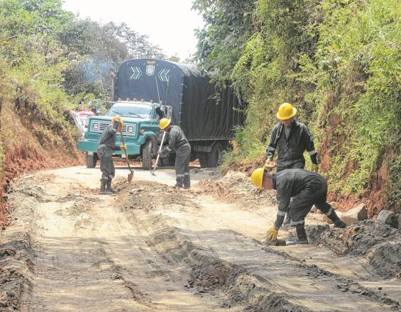 ¿En qué estado se encuentran las vías rurales de la región?