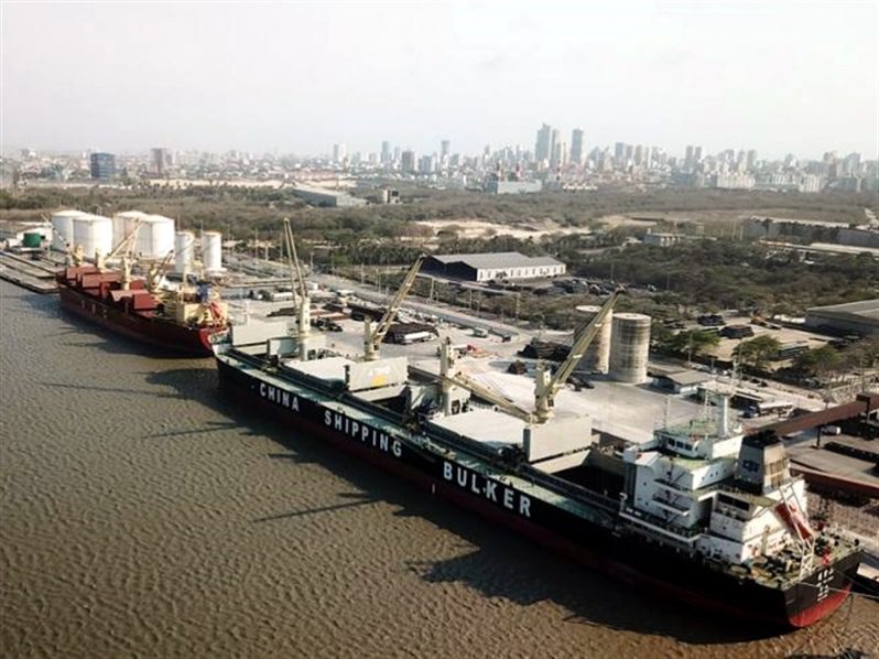 COMPAS movilizan mayor cargamento de acero por vía fluvial en Colombia