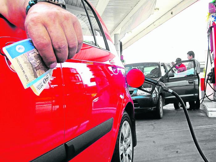 ¿IVA más bajo para la gasolina, por qué no beneficia a su bolsillo?