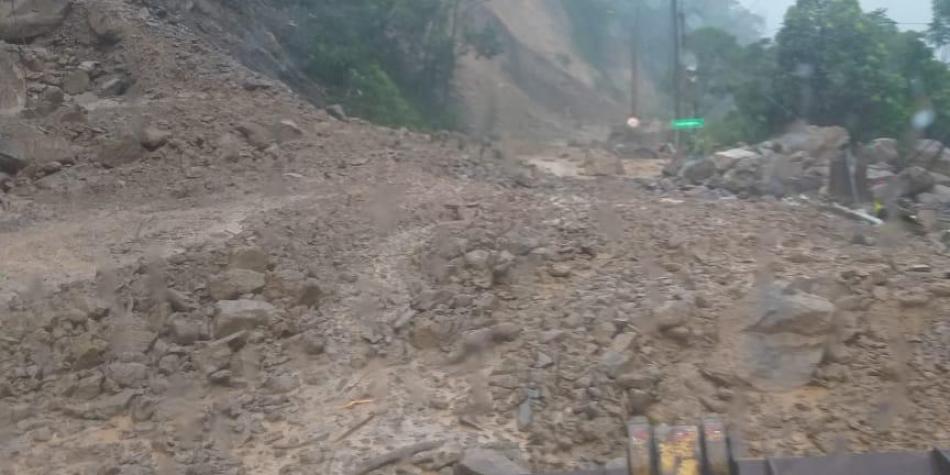 Deslizamientos en puntos críticos de la vía al Llano frenan labores