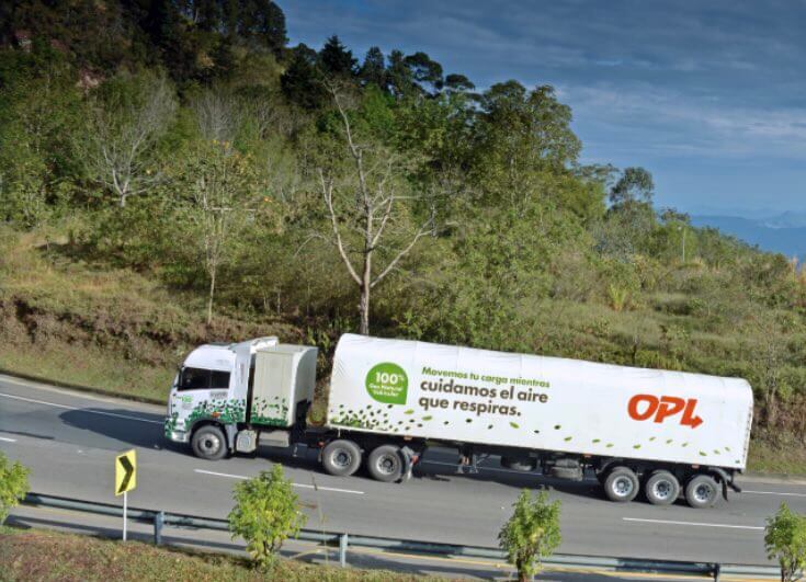 Más de 100 tractocamiones a gas natural empezarán a rodar por carreteras del país