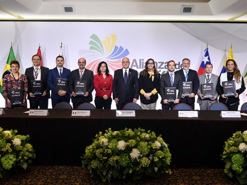 Alianza del Pacífico y Mercosur firman Plan de Acción para sus programas de Operador Económico Autorizado