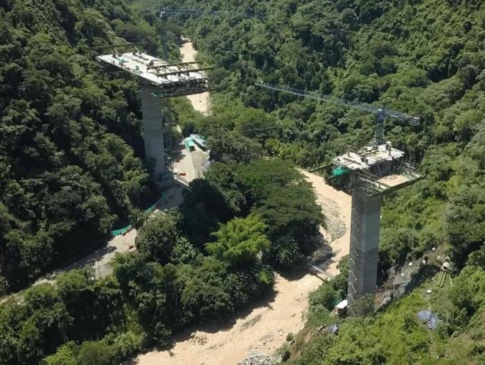 Ocho vías 4G, con avance superior a lo convenido