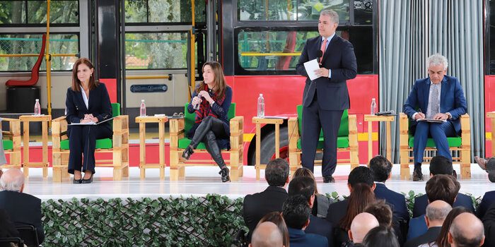 Presidente Duque lanza Estrategia Nacional de Movilidad Eléctrica y Sostenible por la calidad del aire y el transporte eficiente