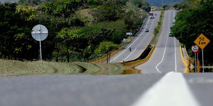 Aumento del 13.9% en construcción de carreteras incentiva crecimiento del PIB en el país