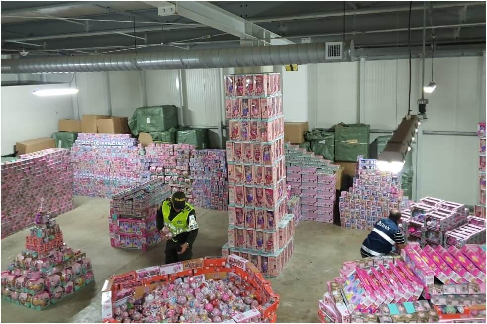 Incautan 23 contenedores con mercancía china de contrabando, avaluada en US $21 millones