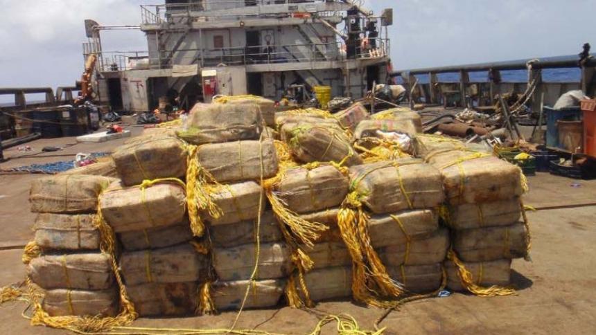 Policía Nacional incauta 5.610 kilogramos de cocaína en aguas internacionales