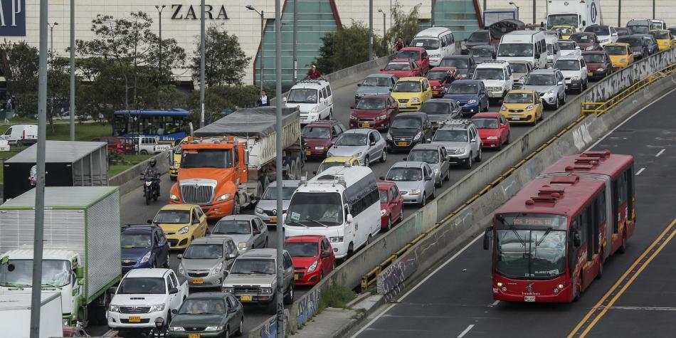 Se firmó decreto que exime de pico y placa a quien pague, en Bogotá