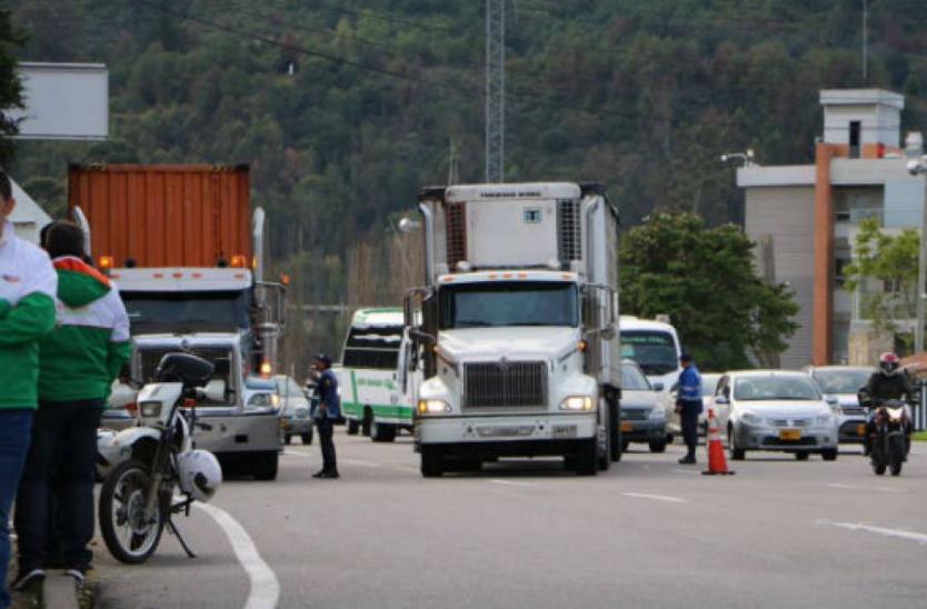 Nueve zonas del país son críticas para seguridad del transporte de carga: camioneros