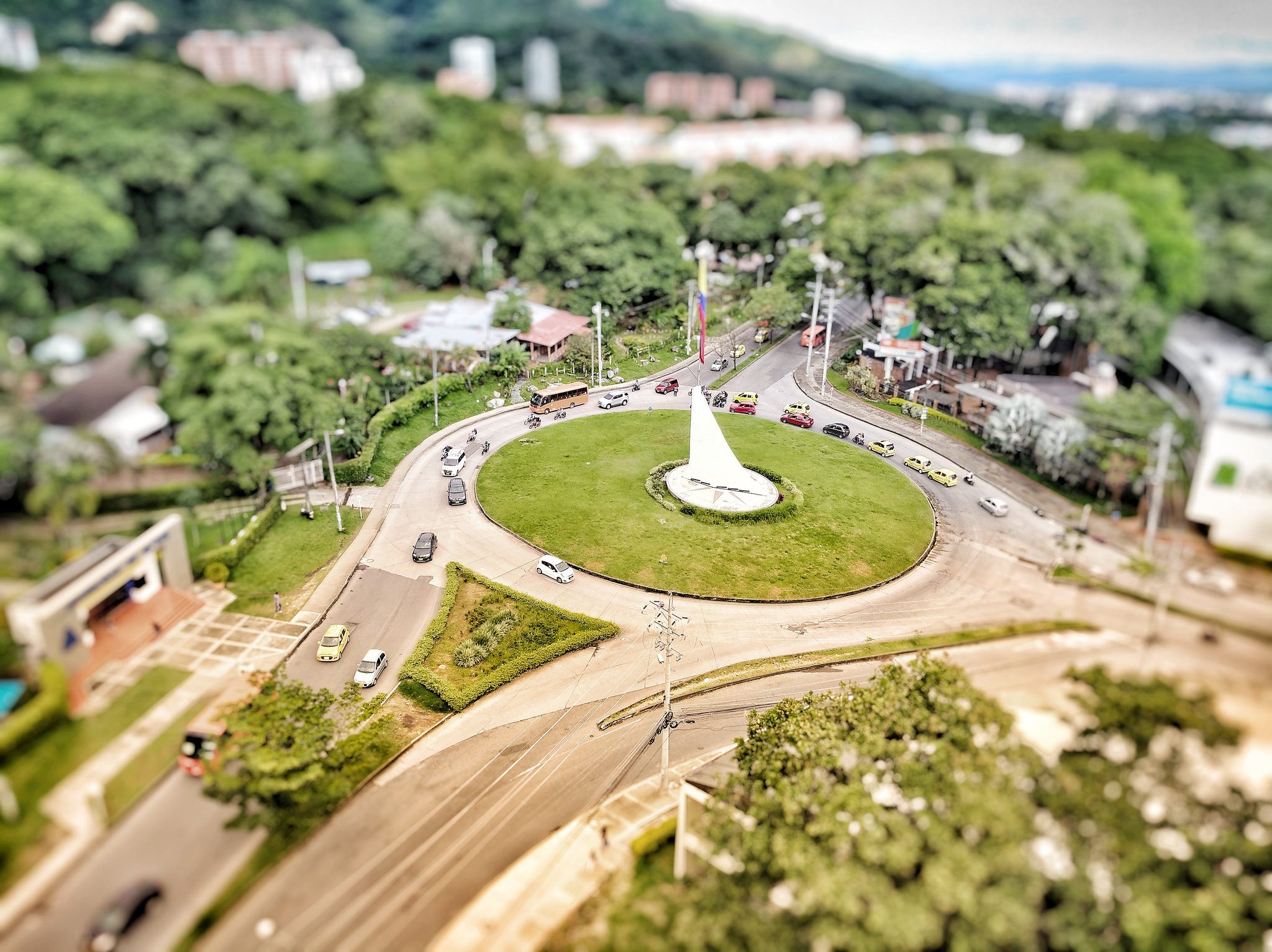 Vías pavimentadas muestran grandes daños