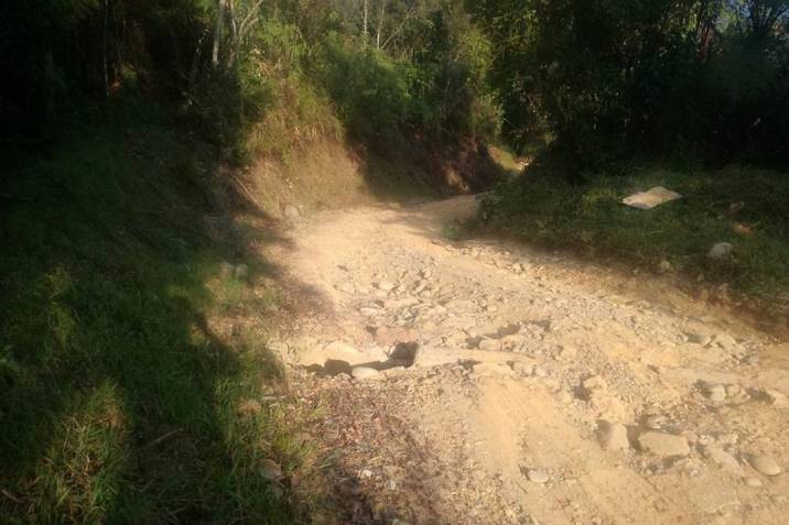 Las ‘trochas’ que separan un acto simbólico de la realidad