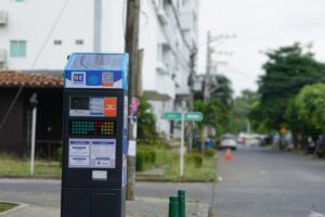 Empresarios de Montería alzan su voz contra el cobro por estacionamiento en vías públicas